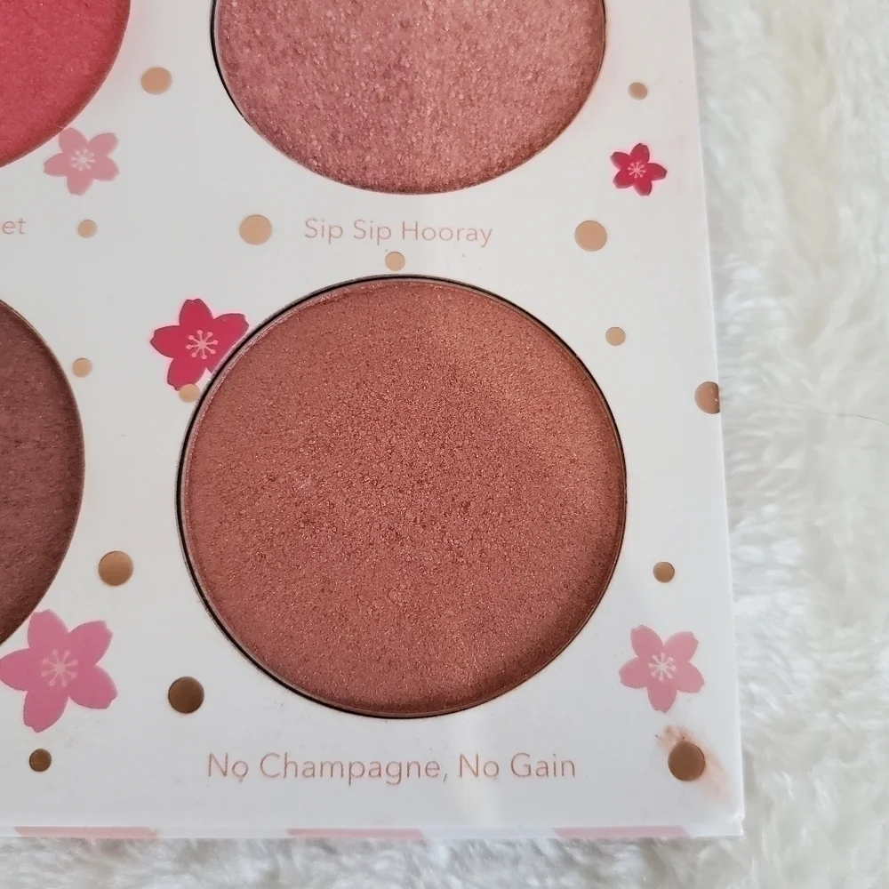 Cotton Candy Champagne Blushlighter 4 Rose-Flushed Metallic Sheen Shades Palette